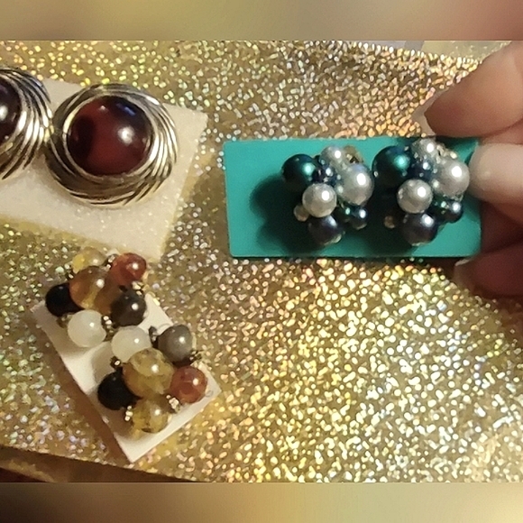 2 pr Clip-on Vintage Earrings REDUCED - Picture 2 of 16